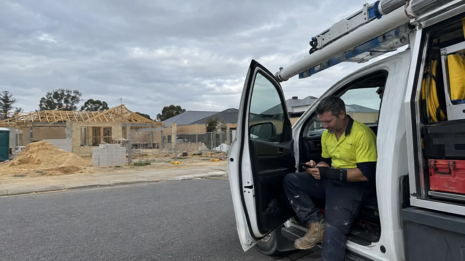 6 Key Benefits of Personal Accident Insurance for Tradies
